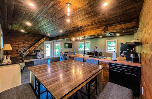 Orange Apartment | The Wayback in Cleveland