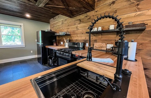 Orange Apartment | The Wayback in Cleveland