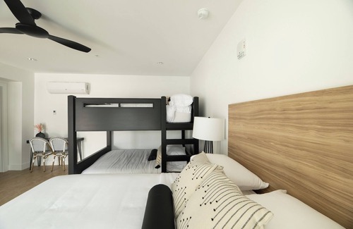 Rehoboth Beach Hotel | The Waypoint | Bunk Studio | with Free Parking & Weekend Breakfast