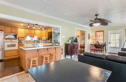 Mims Bed & Breakfast | The Wayward Traveler's Inn