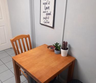 Nevinstown West House | The wee airport cottage
