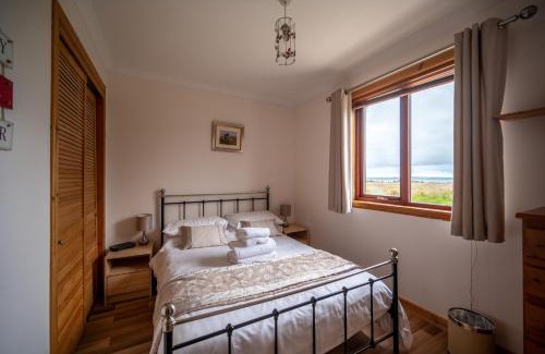 Isle of Lewis Apartment | The Wee Gem - 9 Milking Hill Park