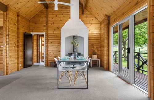 Waimakariri District House | The Wee Glen - Peaceful Country Retreat 2 bed