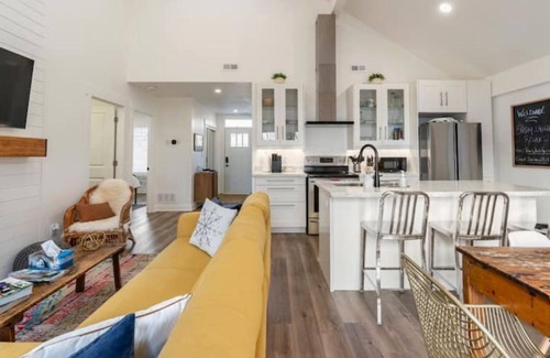 Kingsville Cottage | The Weekend House 😀 'where EVERY DAY is a weekend'
