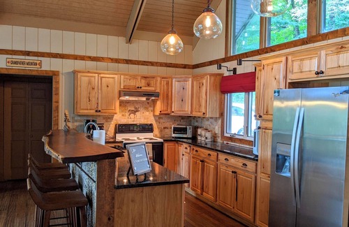 Seven Devils Cabin | THE WEEKENDER: A Boutique Mountain Retreat