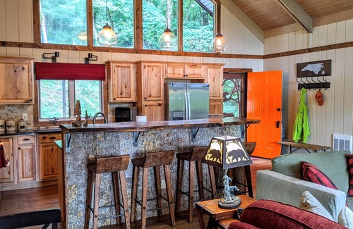 Seven Devils Cabin | THE WEEKENDER: A Boutique Mountain Retreat