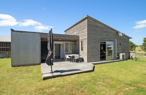 Omaha House | The Weekender - Omaha Holiday Home