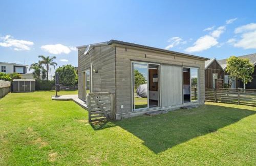 Omaha House | The Weekender - Omaha Holiday Home