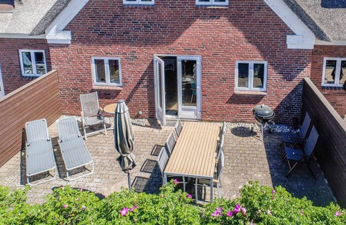 Blavand Strand House | The well-equipped apartment is located in the best part of Blåvand.
