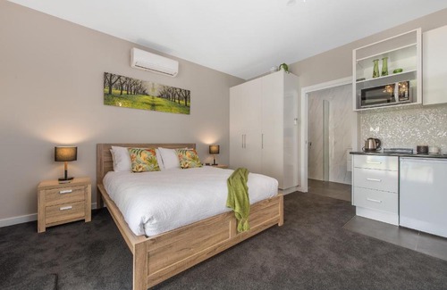 Longford Bed & Breakfast | The Wellington Bed and Breakfast