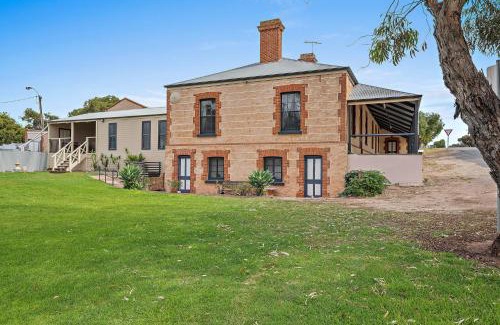 Wellington House | The Wellington Courthouse in South Australia