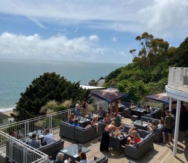 Ventnor Hotel | The Wellington Hotel