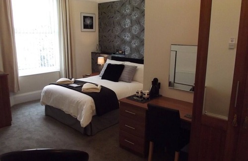 Torquay City Centre House | The Wellsway
