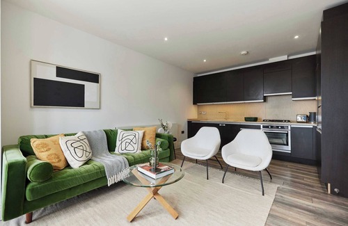 Harlesden Apartment | The Wembley Hideaway - Bright 2BDR Flat