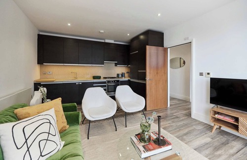 Harlesden Apartment | The Wembley Hideaway - Bright 2BDR Flat