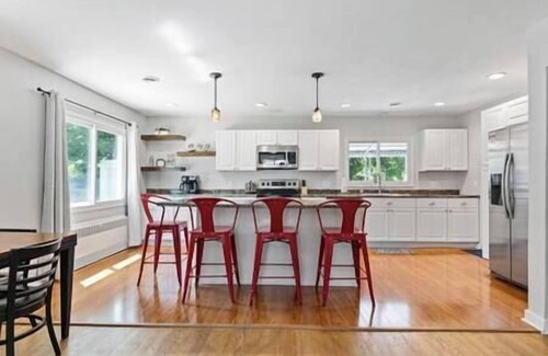 Norton Shores House | The Wendover