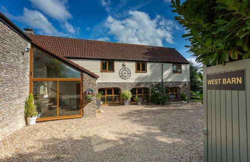 Wick House | The West Barn near Bath, sleeps 24 and 2 hot tubs