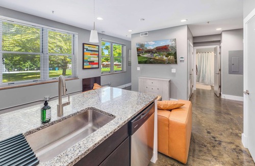 Roanoke Apartment | The West End Flats Downtown Free Parking