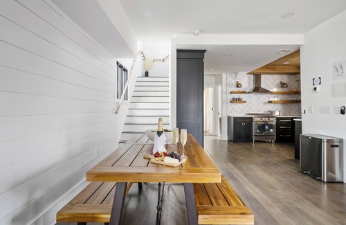 Westside House | The West Grand | Luxurious Design | Pet Friendly