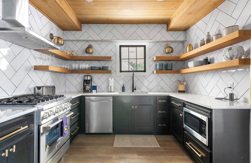 Westside House | The West Grand | Luxurious Design | Pet Friendly