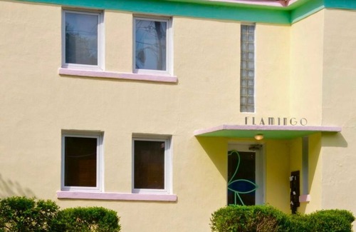 Oxford House | The West Palm, 2BR Oasis by Velvet Ditch Villas