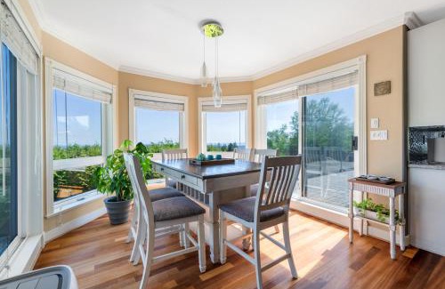 West Vancouver Villa | The West Vancouver luxurious house