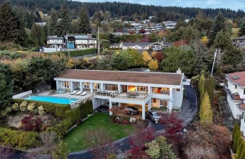 West Vancouver House | The West Vancouver Getaway Estate 5 Bedrooms