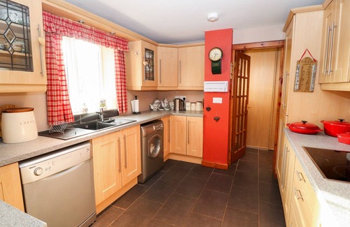 Hendrerwydd Cottage | THE WEST WING, pet friendly, character holiday cottage in Bodfari