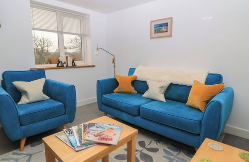 Potterne Cottage | THE WEST WING, romantic, with a garden in Potterne