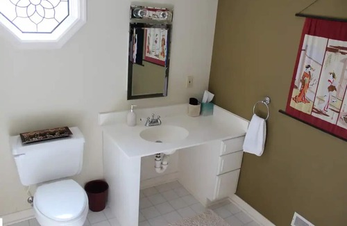 Morganfield Apartment | The West Wing Suite