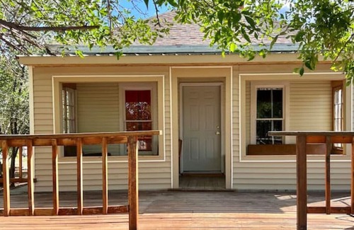 Thermopolis House | The Western Roost | A Vensérra Retreat Near Hot Springs State Park