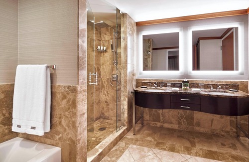 Eisenhower East Hotel | The Westin Alexandria Old Town