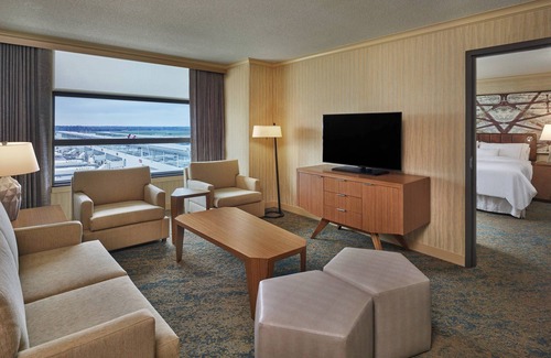Whittaker Hotel | The Westin Detroit Metropolitan Airport