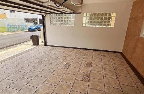 Monacillo Urbano Apartment | The Westside Plaza