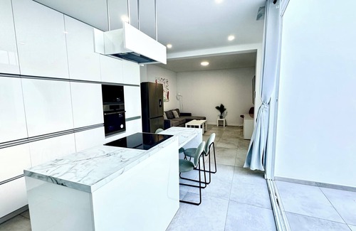 Vecindario House | The White House