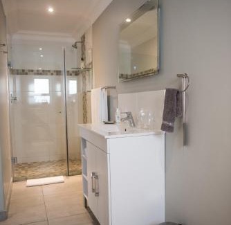 Hermanus Bed & Breakfast | The Whale on Main B&B