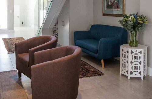 Hermanus Bed & Breakfast | The Whale on Main B&B