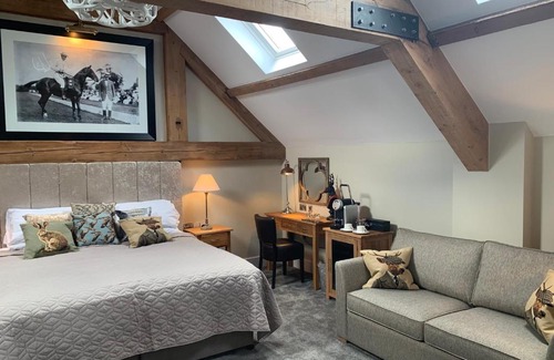 Sandbach Bed & Breakfast | The Wheatsheaf Hotel, Sandbach