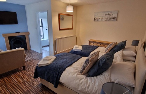 West Beckham Bed & Breakfast | The Wheatsheaf Pub West Beckham