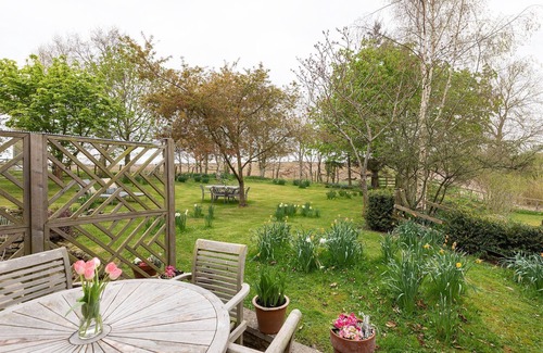 Kelso Cottage | THE WHEEL HOUSE - a pretty cottage close to Kelso, ideal for sightseeing