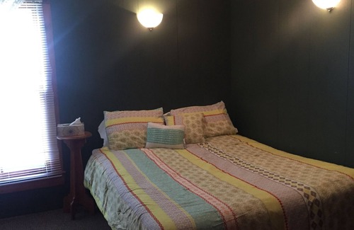 Pine Hill Hotel | The Wheelhouse Inn