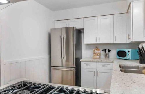 Sharpstown House | The Whimsy Retreat-amazing pool-5Brs-houston prime location Beltway 8 & US 69