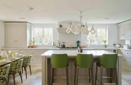 Turville House | The Whistler's Perch