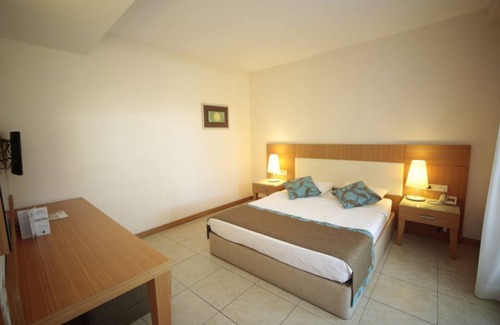Musannah House | The white beach