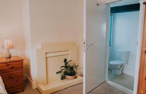 Devizes Bed & Breakfast | The White Bear