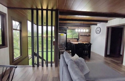 Guapiles Cabin | The White Cabin