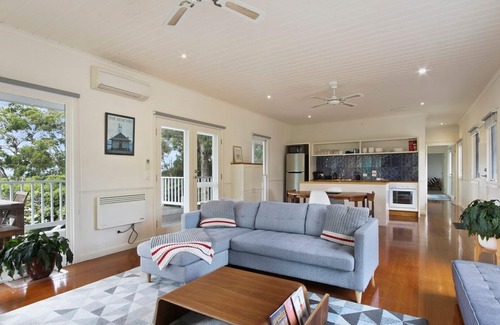 Metung Cottage | The White Cottage - Metung