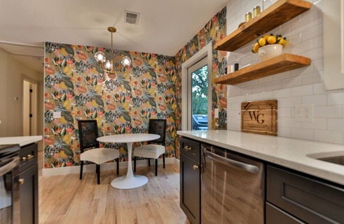 Franklin House | The White Goose Cottage in Downtown Franklin
