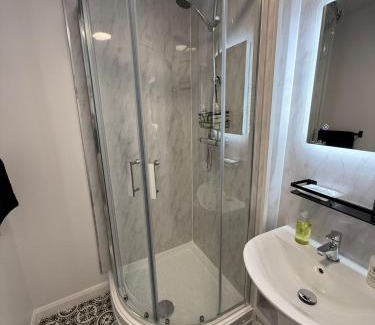 Atworth Hotel | The White Hart