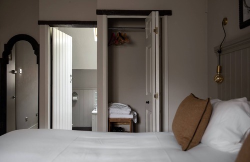 Giddeahall Hotel | The White Hart